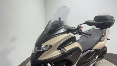 Yamaha Tricity 300 2024 ONLY 443 MILES!! 3 WHEELER TRIKE RIDE ON A CAR LICENCE 300CC 17