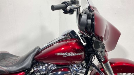Harley-Davidson Touring 1745 FLHXS Street Glide Special Euro 4 25