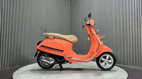 Piaggio Vespa Primavera 2018 ONLY 13K LONG MOT GREAT COLOUR SCHEME 125CC SCOOTER 4
