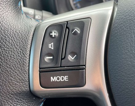 Toyota Yaris 1.5 Yaris T4 Hybrid CVT 5dr 35