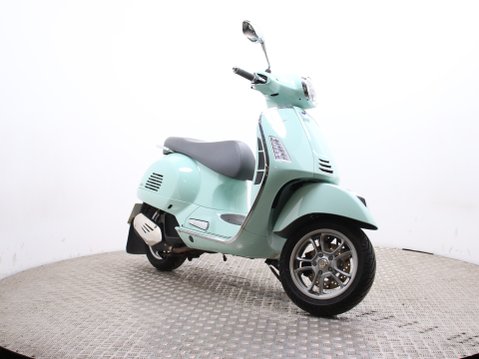 Piaggio Vespa GTS VESPA GTS 125 11
