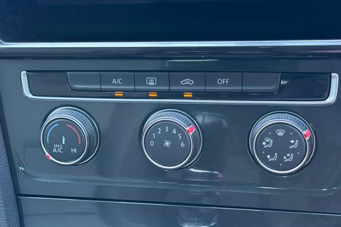 Volkswagen Golf MATCH TDI - 1 OWNER - 11 SERVICES - VAT QUALIFYING - APPLE CAR PLAY 36