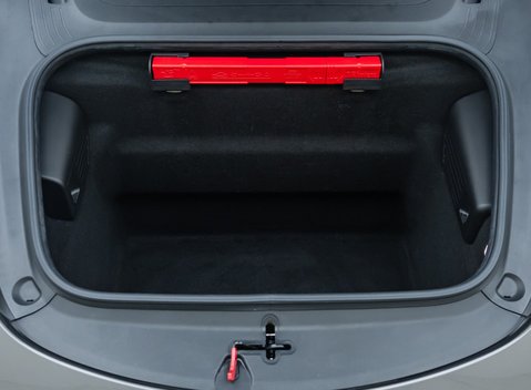 Porsche 911 Targa 4 GTS (991.2) 41