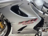 Kawasaki ZZR 2004 ONLY 29K FULL LUGGAGE NEW MOT SERVICED BIG CC TOURER 25