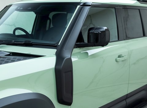 Land Rover Defender 110 75th Anniversary P400e 27