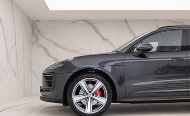 Porsche Macan S PDK 25