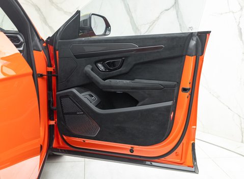 Lamborghini Urus PERFORMANTE 14