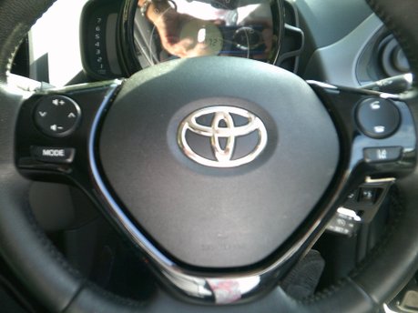 Toyota Aygo VVT-I X-TREND TSS ONLY 40,000 MILES FROM NEW 11
