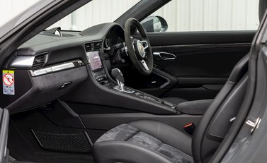 Porsche 911 Turbo S (991.2) 16