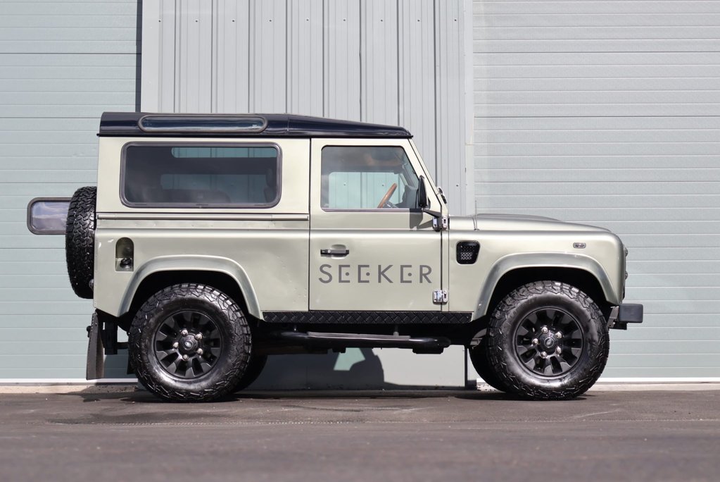 Land Rover Defender 90 HARDTOP HUGE SPEND 4 SEATER WITH SEEKER STYLING BESPOKE BUILD  7