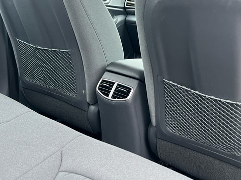 Hyundai IONIQ PREMIUM MHEV 40