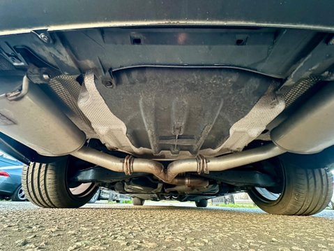 Volkswagen Passat 3.6 FSI V6 R36 DSG 4Motion Euro 5 5dr 23