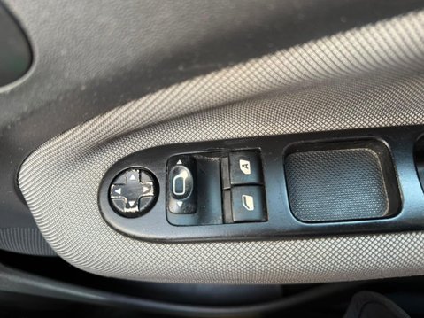 Citroen C3 Picasso 1.6 HDi VTR+ Euro 5 5dr 17