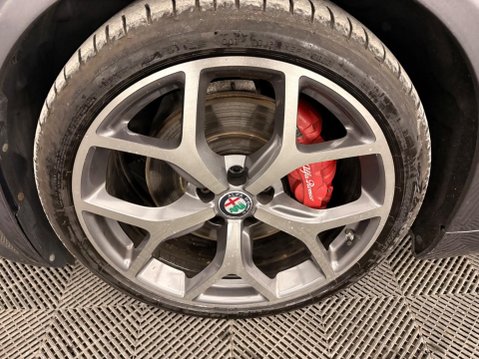 Alfa Romeo Giulia 2.0T Veloce Auto Euro 6 (s/s) 4dr 43