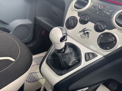 Ford Ka 1.2 Zetec White Edition Euro 6 (s/s) 3dr 22