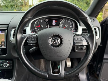 Volkswagen Touareg 3.0 TDI V6 R-Line Plus Tiptronic 4WD Euro 6 (s/s) 5dr 19