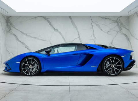 Lamborghini Aventador S LP 740-4 ROADSTER 7