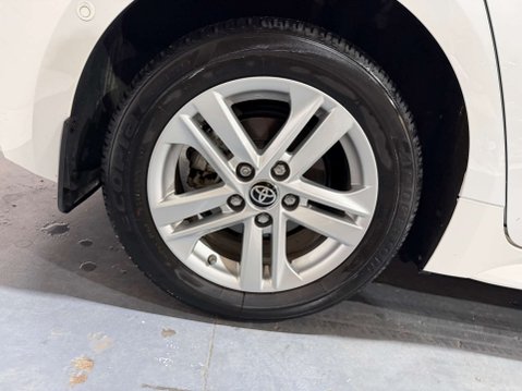 Toyota Corolla 1.8 Corolla Icon Tech HEV CVT 5dr 31