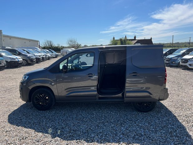 Citroen Berlingo SWB L1H1 Driver 1000 Air Con Alloys Camera Nav Sensors EURO 6 NO VAT 11