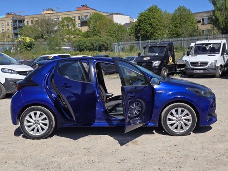 Toyota Yaris 1.5 VVT-h Icon Hatchback 5dr Petrol Hybrid E-CVT Euro 6 (s/s) (116 ps) 11