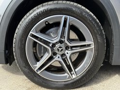 Mercedes-Benz GLA 2.0 GLA220d AMG Line (Premium Plus) SUV 5dr Diesel 8G-DCT 4MATIC Euro 6 (s/ 17