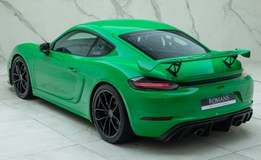 Porsche Cayman GT4 (718) 12