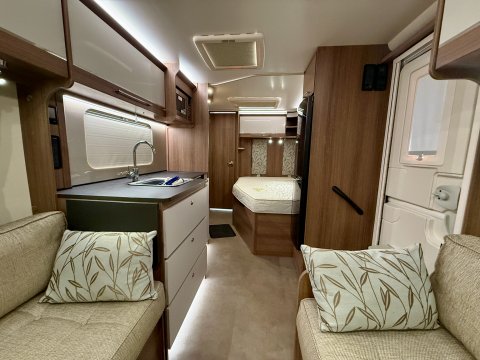 Bailey Unicorn Valencia 29