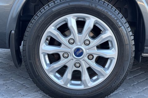 Ford Tourneo Custom 320 130 ps Titanium L2 9 Seater - Automatic 35