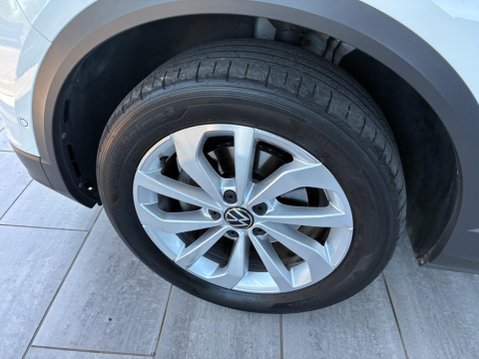 Volkswagen T-Roc 1.5 TSI Style DSG Euro 6 (s/s) 5dr 9