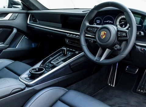 Porsche 911 Turbo S (992) 9