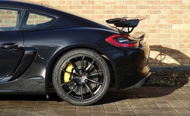Porsche Cayman GT4 4
