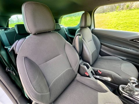 DS DS 3 PURETECH CONNECTED CHIC 16