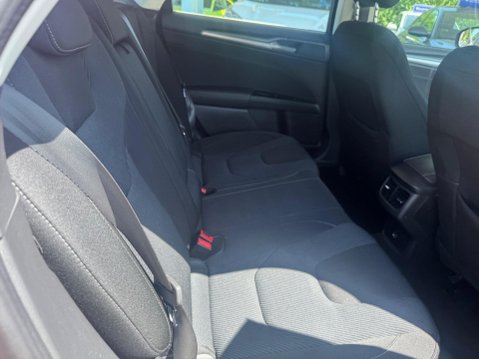 Ford Mondeo 2.0 TDCi Titanium Euro 6 (s/s) 5dr 25
