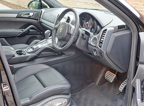 Porsche Cayenne GTS 10