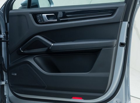 Porsche Cayenne E-Hybrid Coupe 26