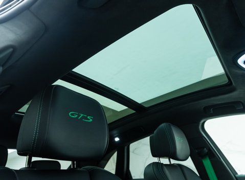 Porsche Macan GTS 17