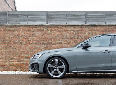 Audi S4 Avant Black Edition 28