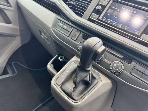 Volkswagen Transporter 2.0 Transporter T32 Highline TDI Semi-Auto 30
