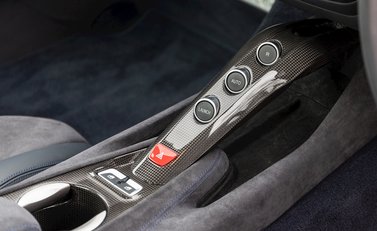 Ferrari F12 Berlinetta 18