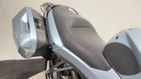 Aprilia Futura RSV 1000 2004 29K GOOD RUNNING TOURING COMMUTER BIKE 1000CC 18