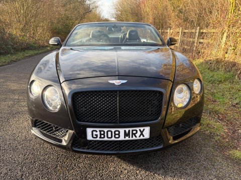 Bentley Continental GTC V8 10