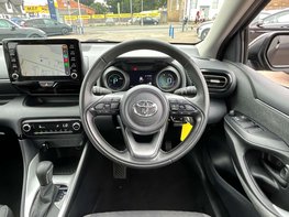 Toyota Yaris 1.5 Yaris Design HEV CVT 5dr 19