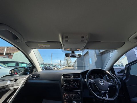 Volkswagen Golf SE TSI EVO 27