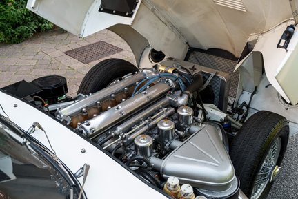 Jaguar E-Type 3.8 Litre Flat Floor FHC 25