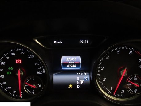 Mercedes-Benz GLA 1.6 GLA180 GPF Urban Edition SUV 5dr Petrol 7G-DCT Euro 6 (s/s) (122 ps) 3