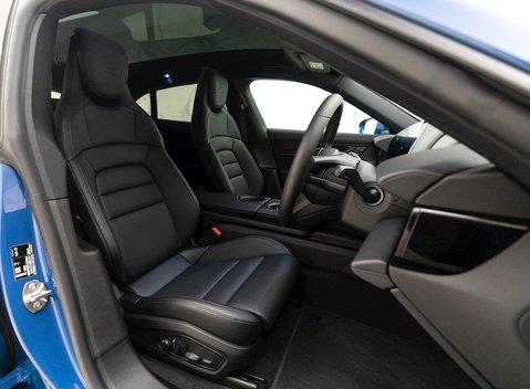 Porsche Taycan 4 Cross Turismo 10