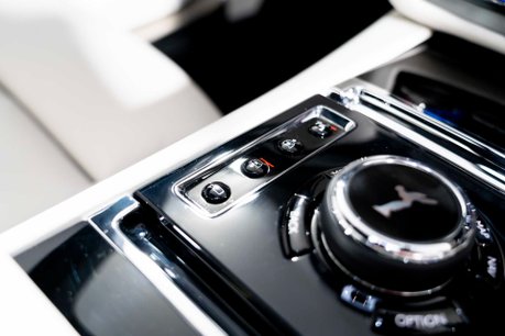 Rolls-Royce Ghost V12. FULL PPF. STARLIGHT. H, C & M SEATS. REAR ENTERTAINMENT. HUD. 54