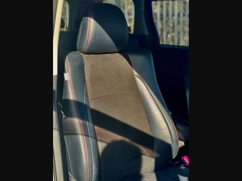 Toyota Vellfire GOLDEN EYES II V6 9