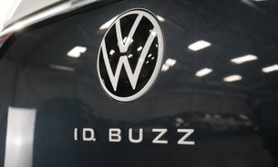 Volkswagen Id.Buzz Style One Owner Adaptive Cruise Electric Power Doors & Tailgate Rev Camera 32
