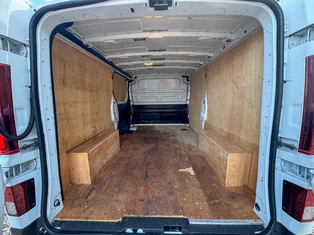 Renault Trafic LWB L2H1 Low Roof Advance Ll30 Air Cruise SELECT 9